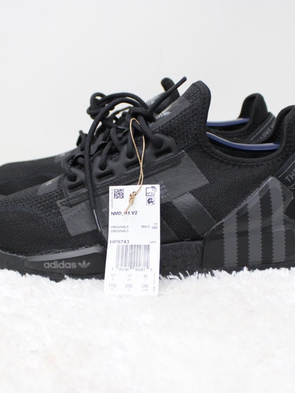 Adidas NMD R1 V2 Shoes NWT Mens 11 1/2 Triple Black Running Athletic Lifestyle